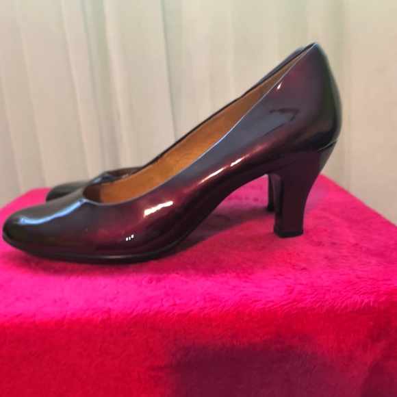Sofft, burgundy red pumps. Size 7.5us NWOT - Picture 2 of 4